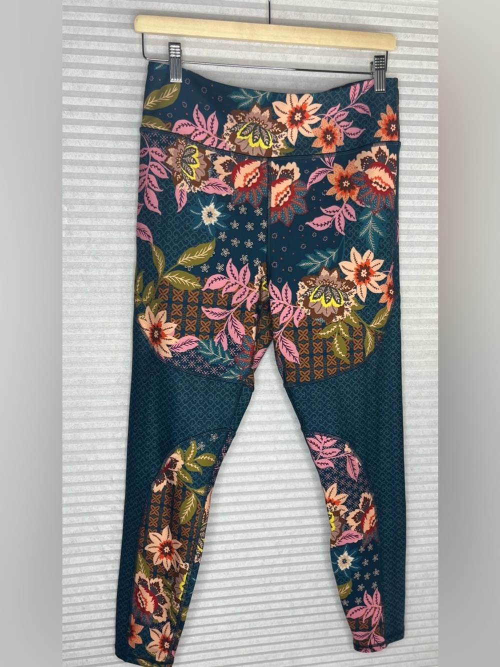 Johnny Was Delfino Bee Active High Rise Leggings Floral Ankle Sz L